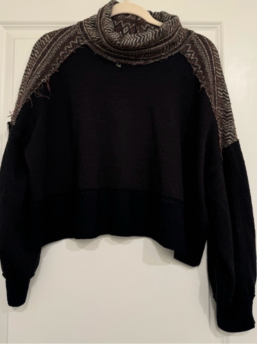 Free People "At the lodge" turtle neck size small . - Picture 2 of 7